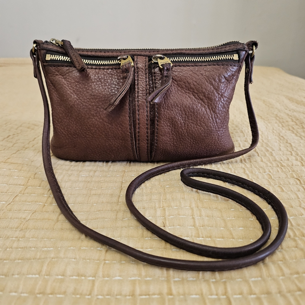 FOSSIL Brown Soft Leather ERIN Small Crossbody Purse Bag Brass Hardware - Picture 2 of 13